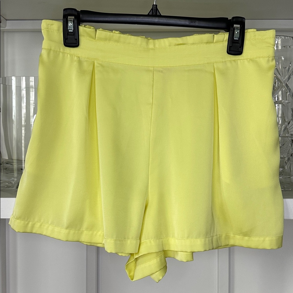 Bundle 5 items @ 10$, pay only 30$ - 2 items free!  Pleated Satin Shorts